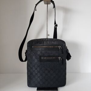 Authentic VIntage Gucci Black GG Canvas Crossbody Bag